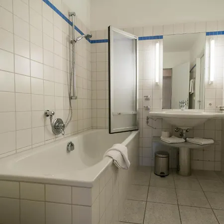 Apartment Kaiservillen - Mit 1 Schlafzimmer Und Balkon D105 *